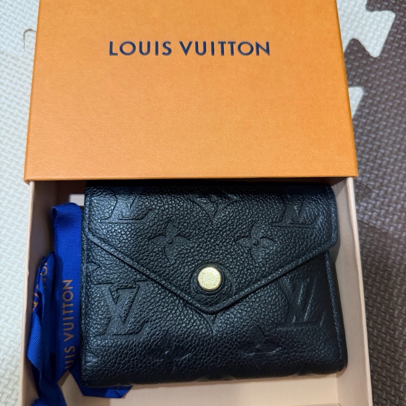 LV黑皮夾-11