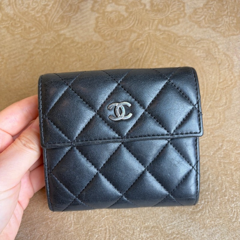 Chanel 黑色羊皮短夾錢包 銀包-1