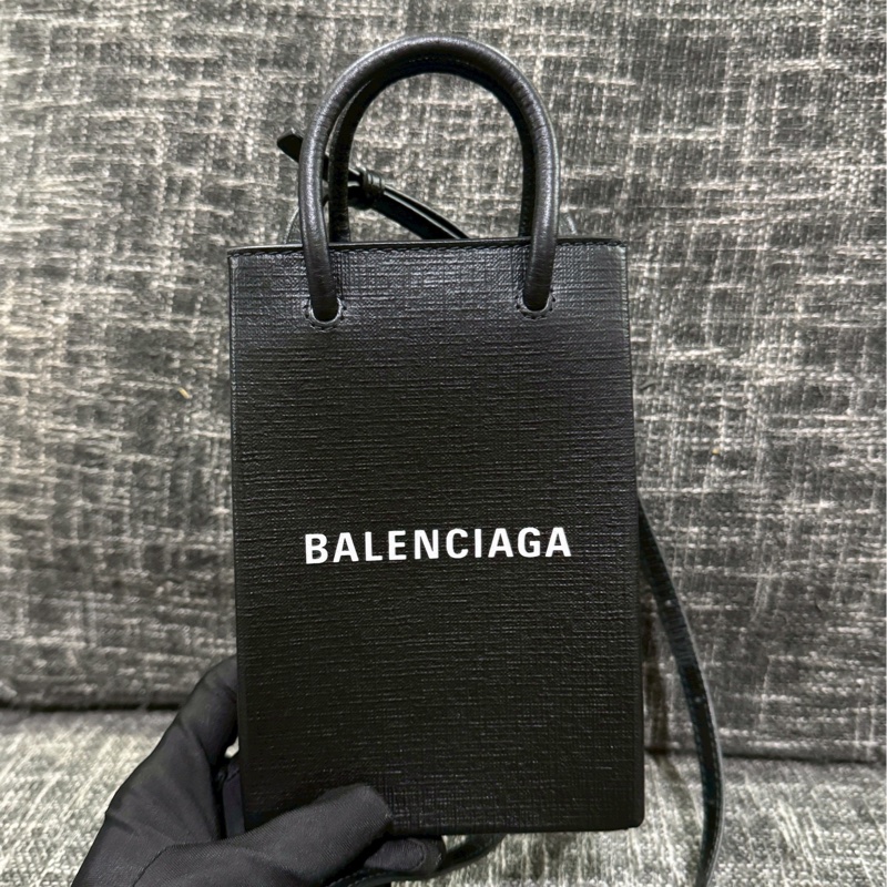 巴黎世家黑色手機包-1