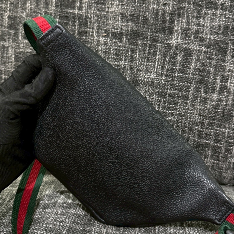 GUCCI黑色小腰包-1