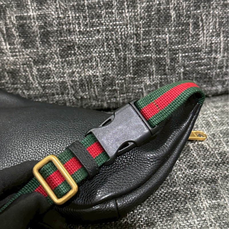 GUCCI黑色小腰包-3