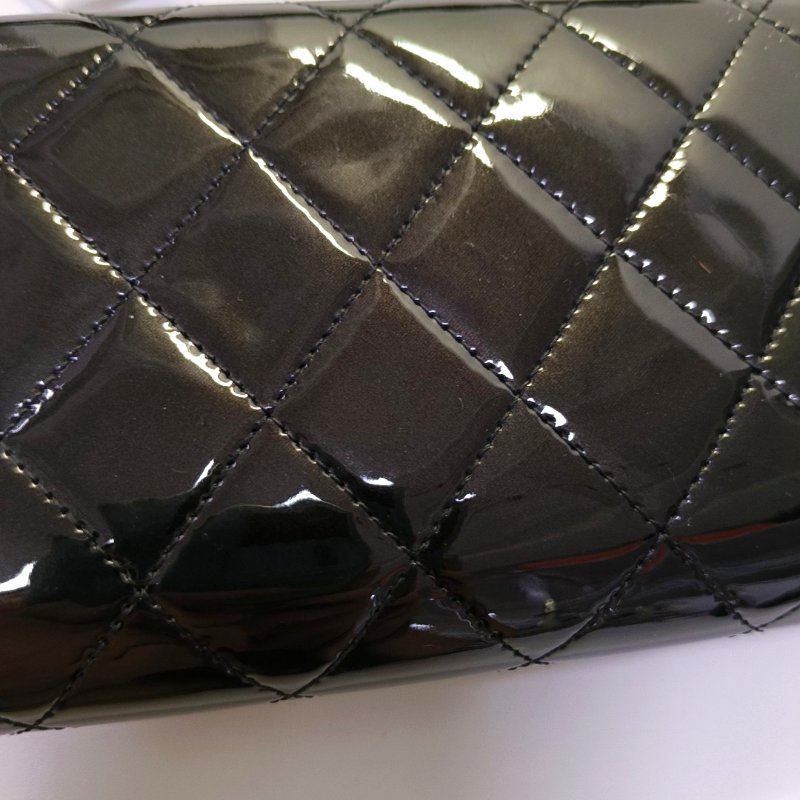 CHANEL BOY CHANEL 黑色漆皮萎格紋縫線錢包銀色五金 20開-8