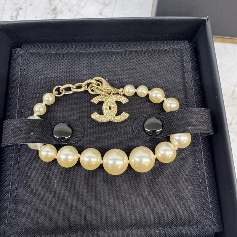 CHANEL 100周年限定珍珠水鑽雙C手鍊-1