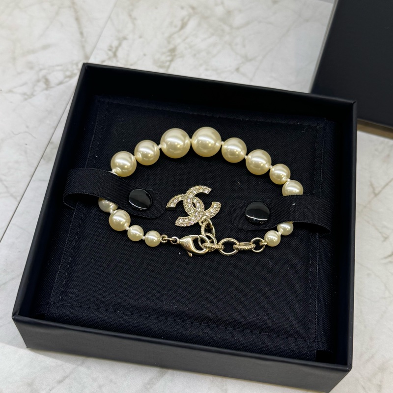 CHANEL 100周年限定珍珠水鑽雙C手鍊-4