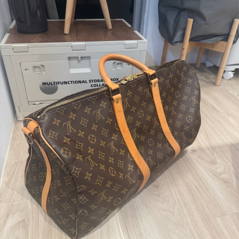 LV 旅行袋 50cm 背帶可以自己另外加 無重大的瑕疵 很乾淨很值得收-1
