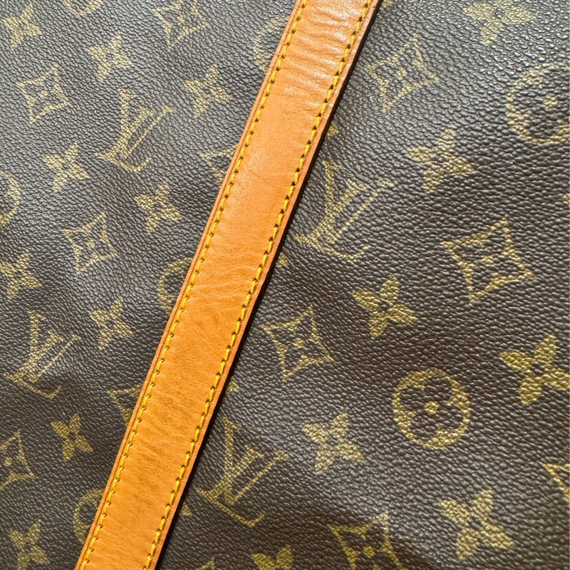 LV 旅行袋 50cm 背帶可以自己另外加 無重大的瑕疵 很乾淨很值得收-10