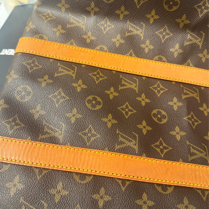 LV 旅行袋 50cm 背帶可以自己另外加 無重大的瑕疵 很乾淨很值得收-12