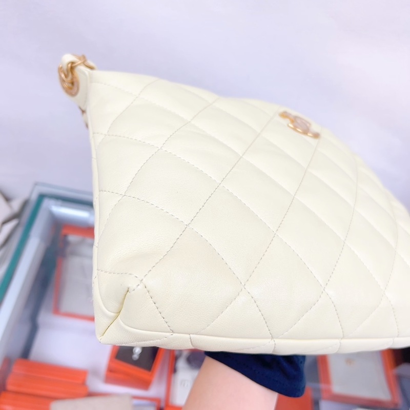 全新 Chanel 25s hobo 淺黃金幣肩背包-4
