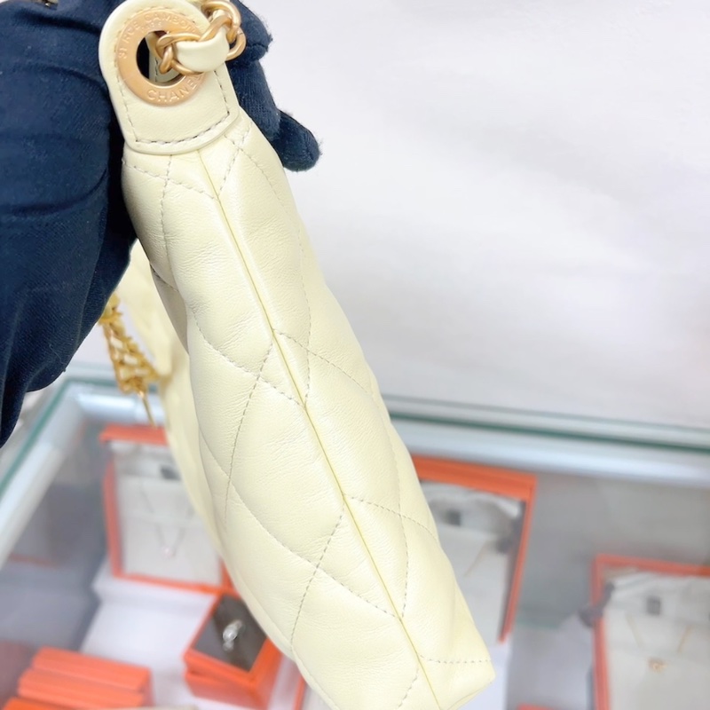 全新 Chanel 25s hobo 淺黃金幣肩背包-5