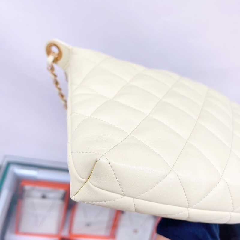 全新 Chanel 25s hobo 淺黃金幣肩背包-8