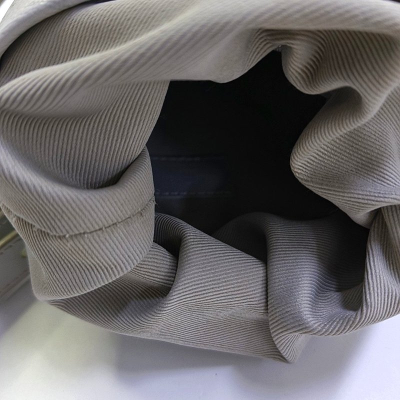 LOUIS VUITTON CHALK 灰色塗層帆布老花斜背包單肩包 銀色五金-11