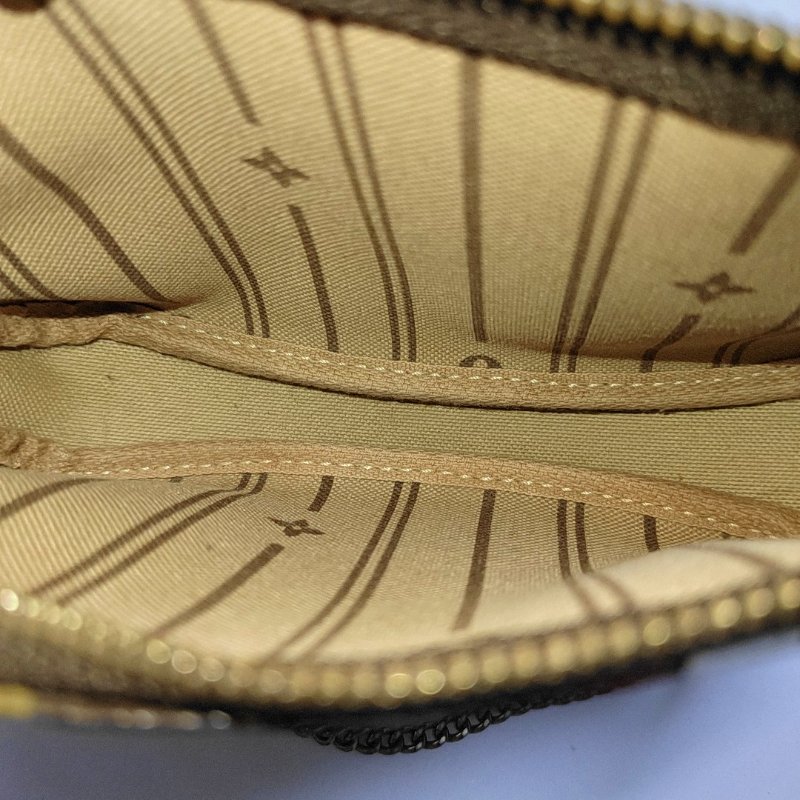 LOUIS VUITTON ACCESSOIRES 迷你 棕色塗層帆布老花印花小麻將手提包手拿包 金色五金-13