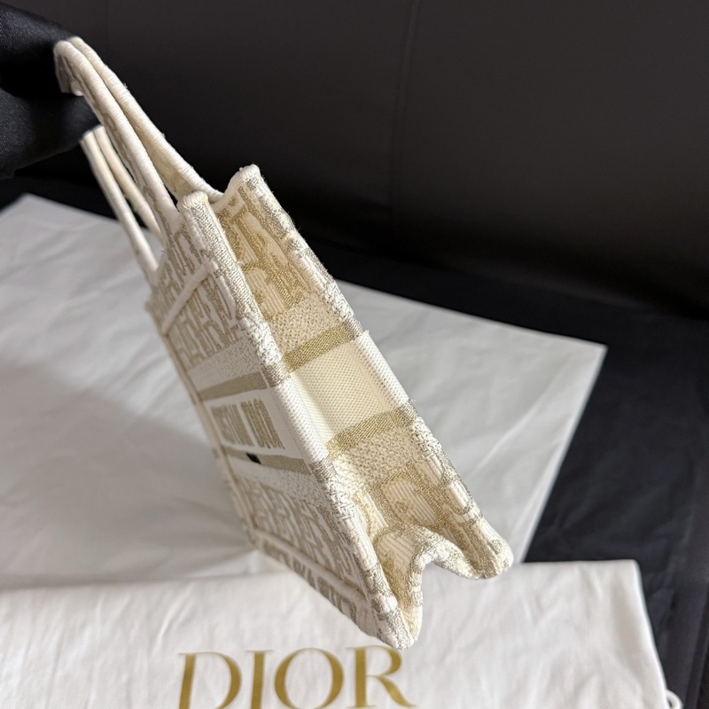 Dior mini book tote 迷你托特包 刺繡包 手提包-3