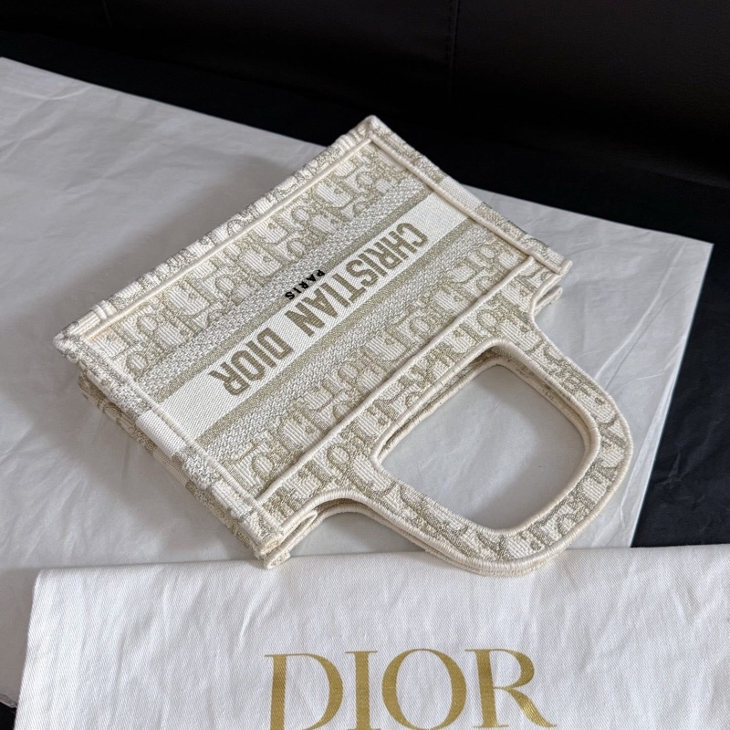Dior mini book tote 迷你托特包 刺繡包 手提包-5
