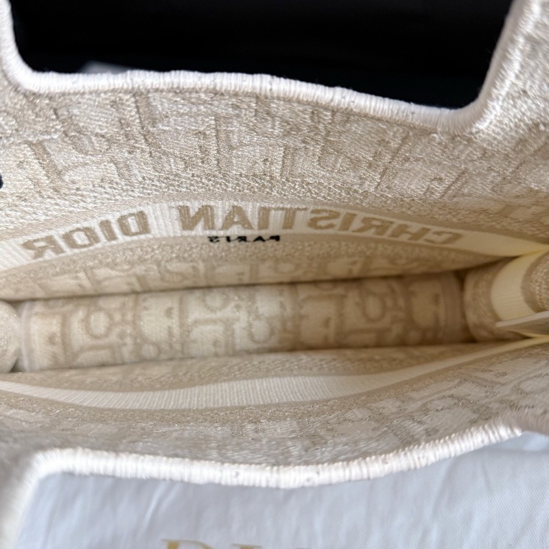 Dior mini book tote 迷你托特包 刺繡包 手提包-6