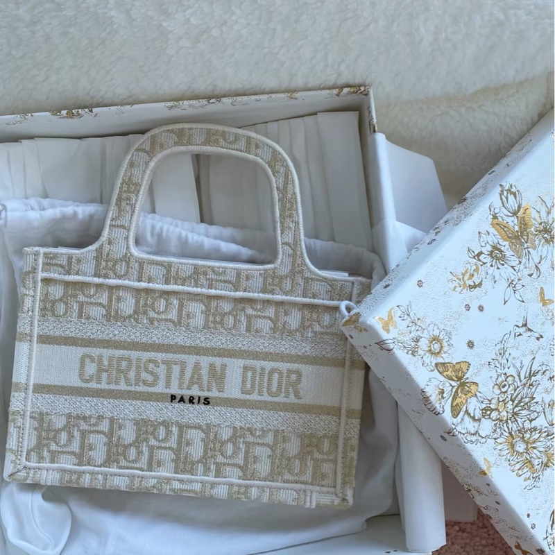 Dior mini book tote 迷你托特包 刺繡包 手提包-9
