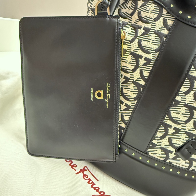Salvatore Ferragamo 老花logo水桶包-1