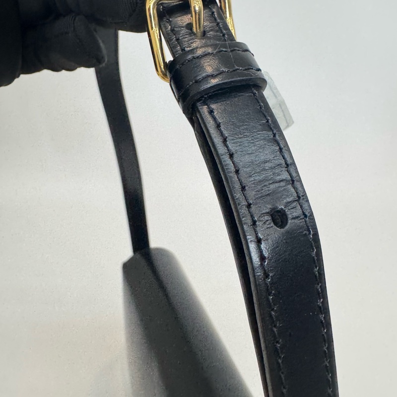 Celine TRIOMPHE 凱旋門 亮澤牛皮革 黑色金扣 肩背包 斜背包-18