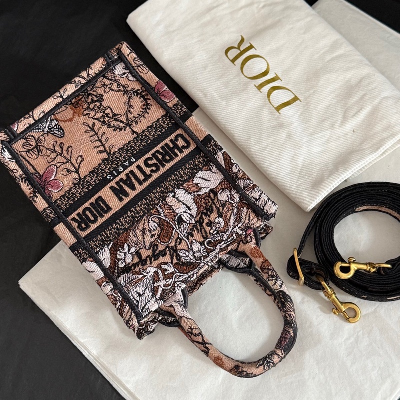 Dior mini book tote 豎版 花朵刺繡包 手提包 胭脂粉 限量版-0