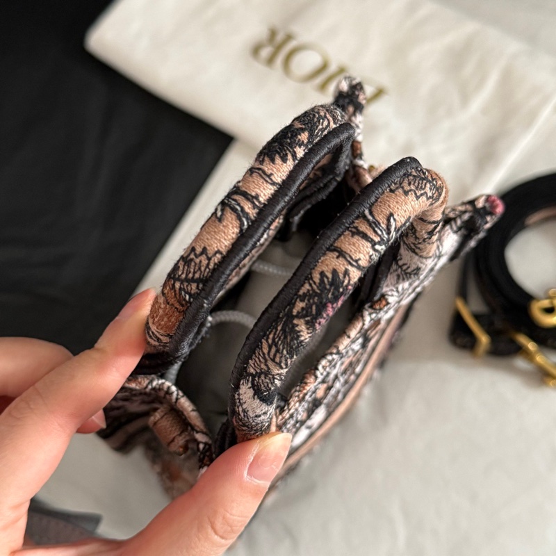 Dior mini book tote 豎版 花朵刺繡包 手提包 胭脂粉 限量版-5