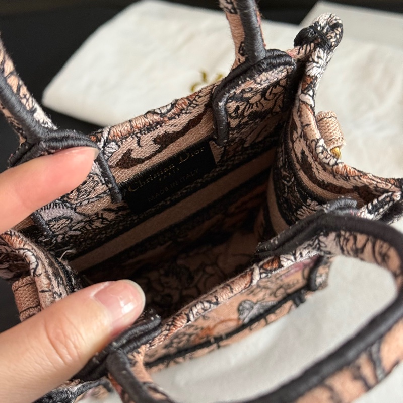 Dior mini book tote 豎版 花朵刺繡包 手提包 胭脂粉 限量版-7