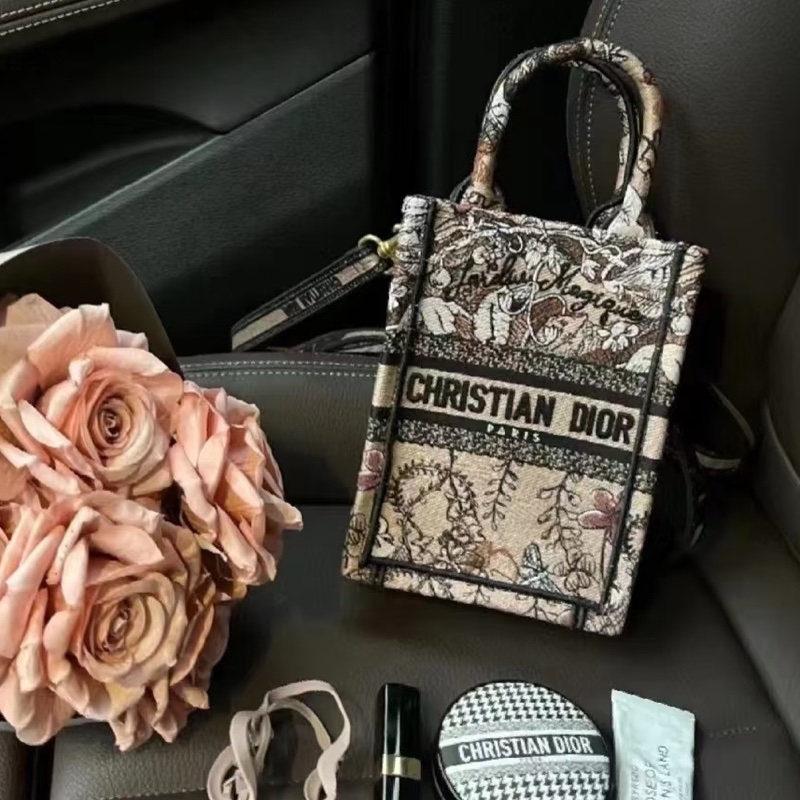 Dior mini book tote 豎版 花朵刺繡包 手提包 胭脂粉 限量版-13