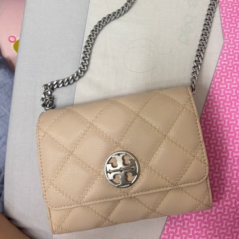 Tory Burch Willa 菱格紋皮革鍊帶斜背包