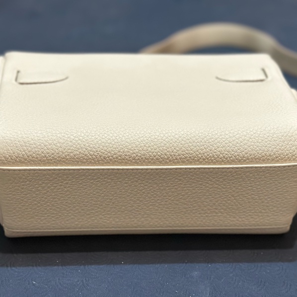 全新HERMES 愛馬仕 奶昔白K刻郵差包 中性款 KELLY MESSENGER PM TOGO皮-10