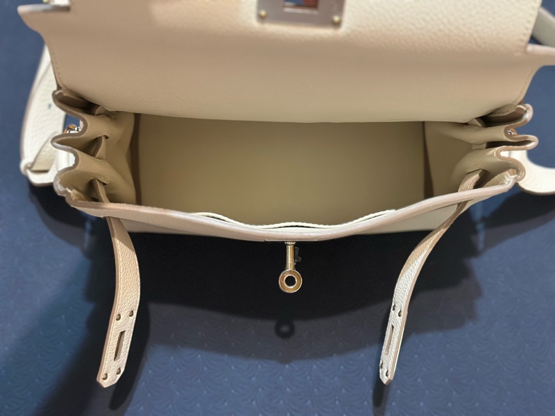全新HERMES 愛馬仕 奶昔白K刻郵差包 中性款 KELLY MESSENGER PM TOGO皮-12