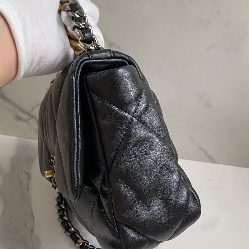 CHANEL 19bag 黑金小號 晶片款 全新品-2