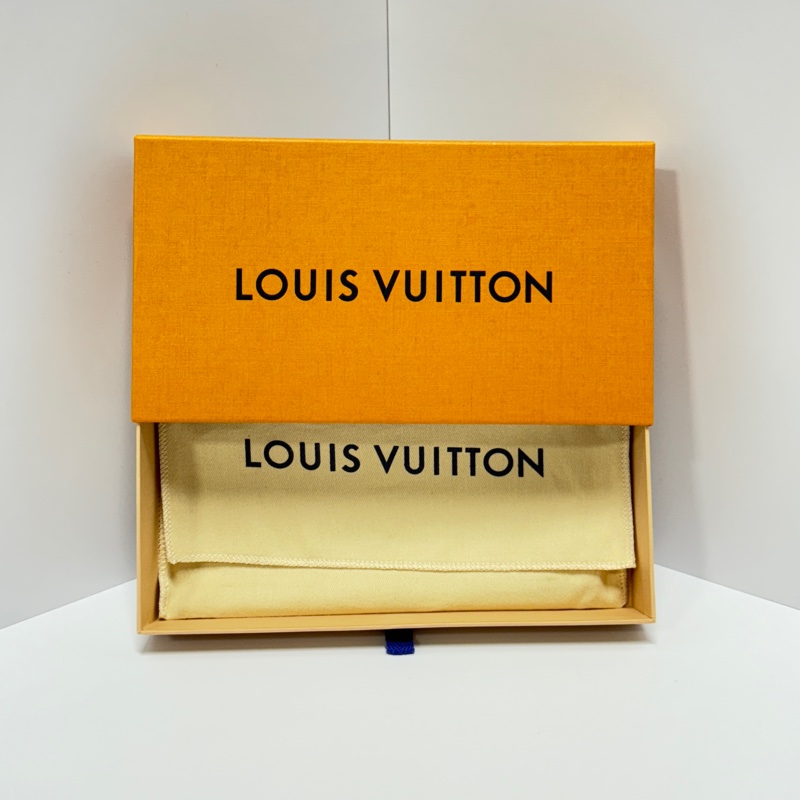 (超新~ 最新晶片款🎞️) LV M61864 牛皮壓印老花 長夾 專櫃38800!-1