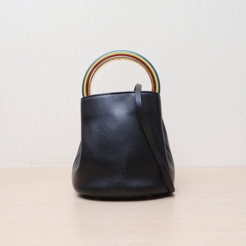 MARNI 金屬手柄水桶包黑色牛皮肩背包-1