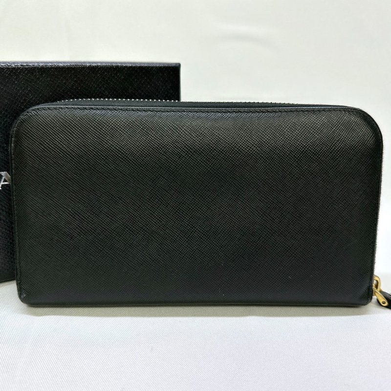 PRADA SAFFIANO 八卡皮革拉鍊長夾-1