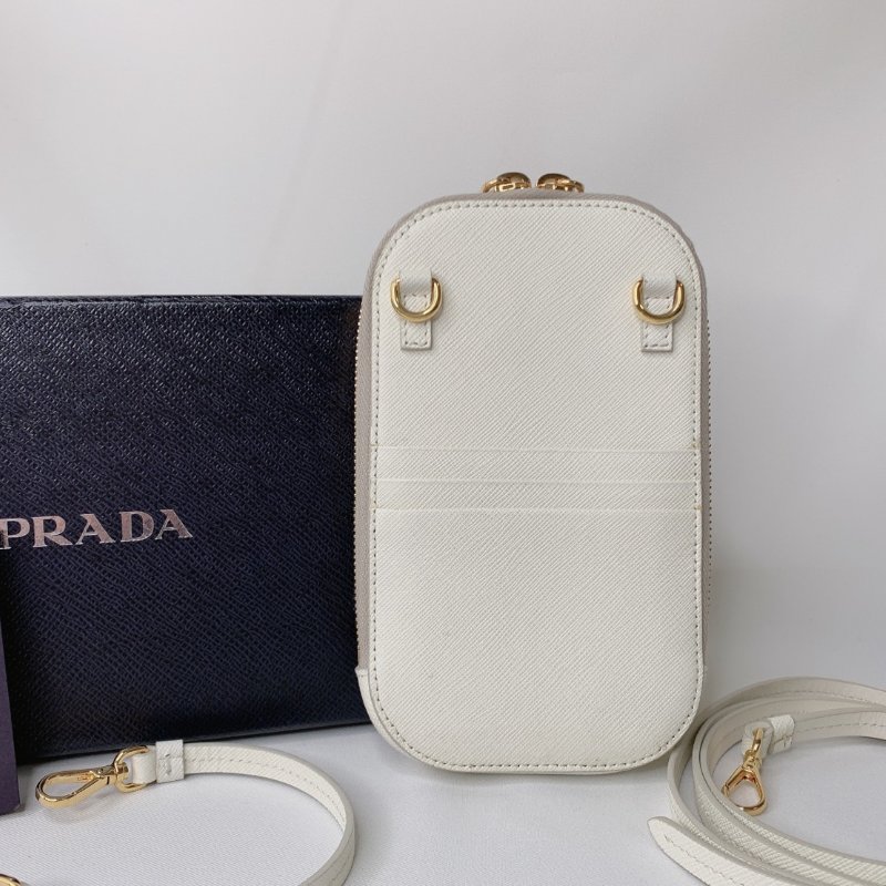 PRADA Saffiano皮革手機包-1
