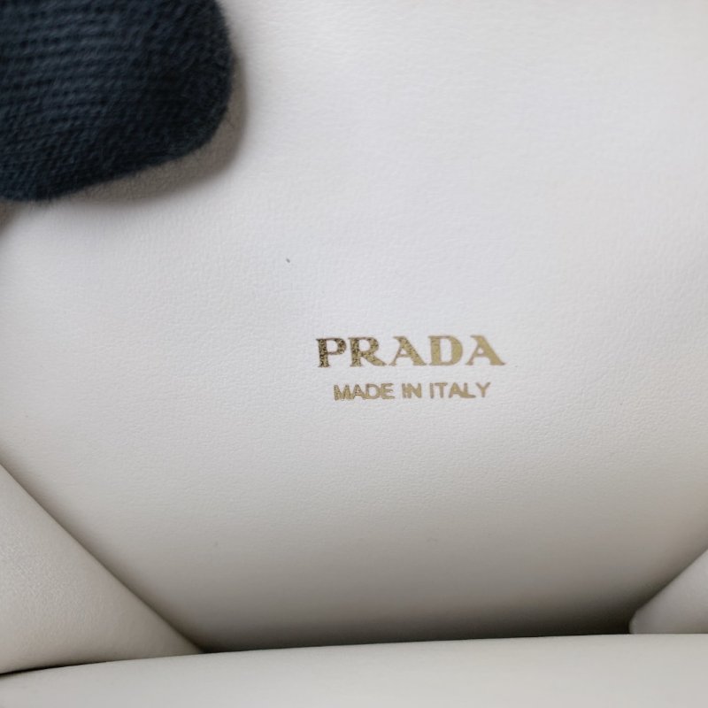 PRADA Saffiano皮革手機包-8