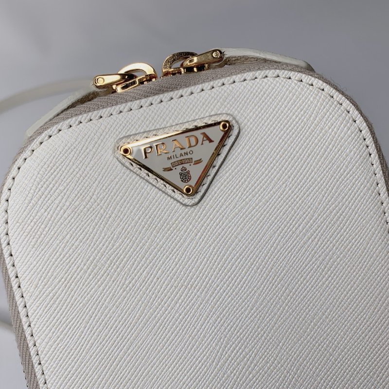 PRADA Saffiano皮革手機包-9