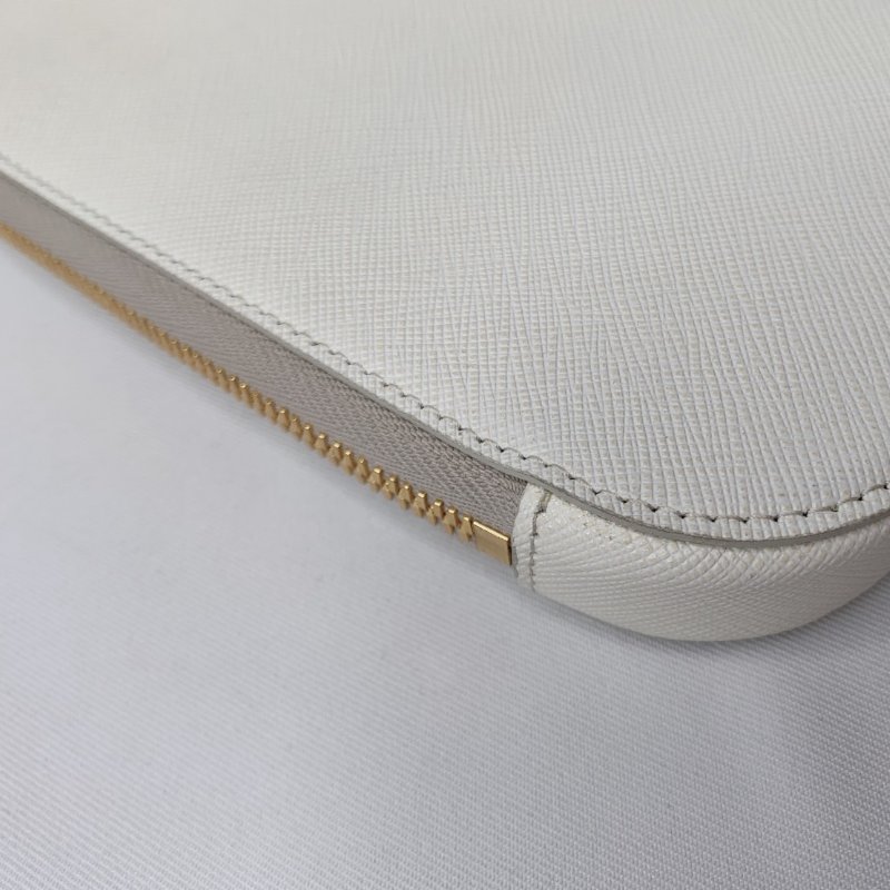 PRADA Saffiano皮革手機包-11