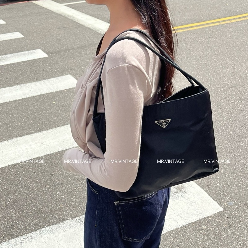 Prada尼龍肩背包-0