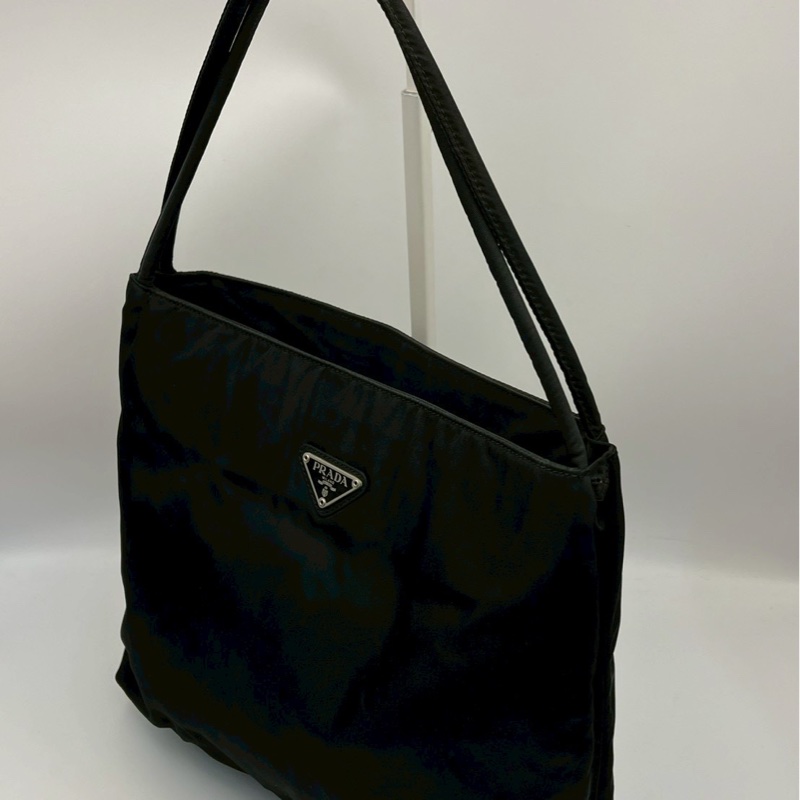 Prada尼龍肩背包-10