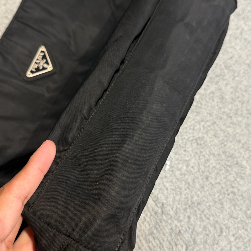 Prada尼龍肩背包-15