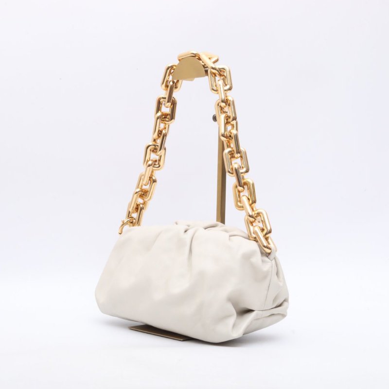 BOTTEGA VENETA 白色牛皮金扣BottegaVeneta大金鏈條雲朵包肩背包-2