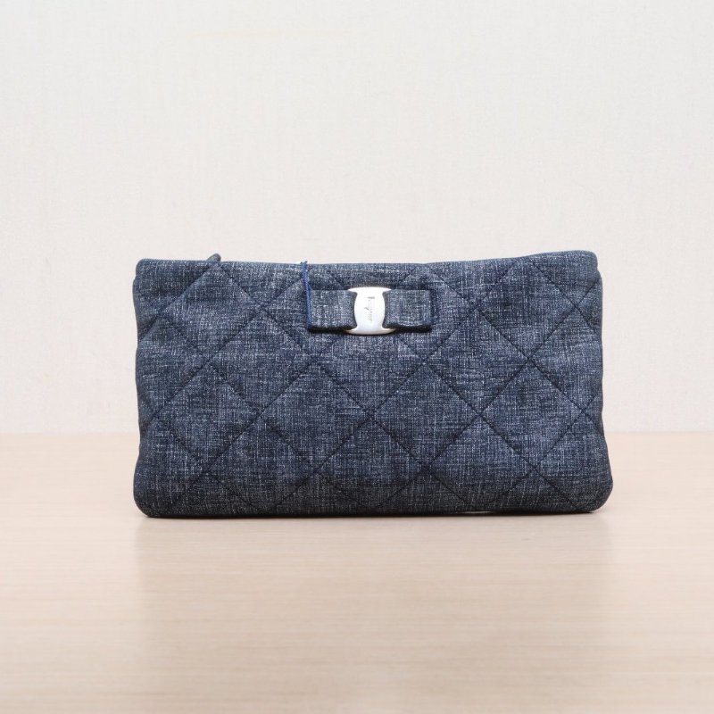 FERRAGAMO 牛仔藍帆布蝴蝶結手拿包肩背包-1