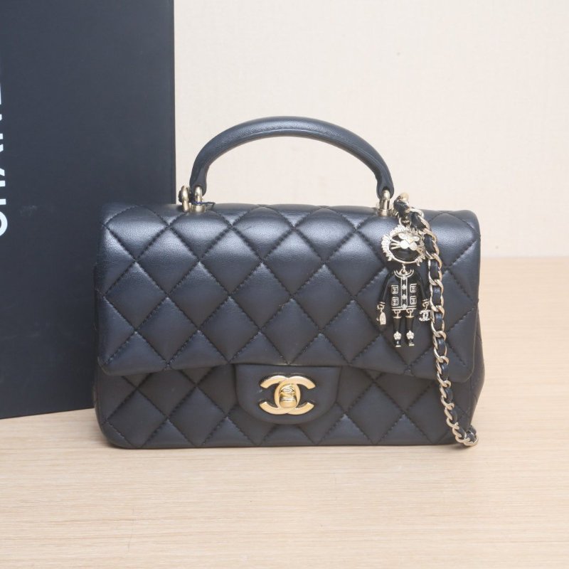 CHANEL 22S手柄CF口蓋包20黑色羊皮晶片開金扣菱格紋小獅子吊飾手柄肩背包-0