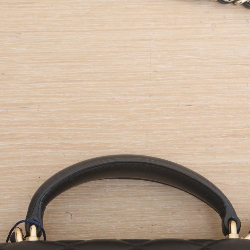 CHANEL 22S手柄CF口蓋包20黑色羊皮晶片開金扣菱格紋小獅子吊飾手柄肩背包-3