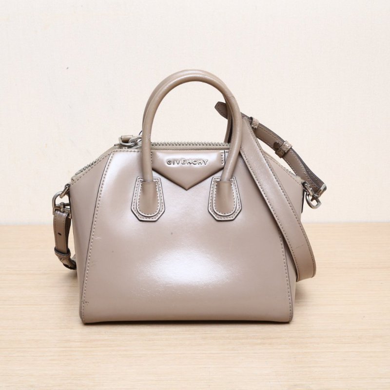 GIVENCHY ANTIGONA鑽石包Mini22奶茶色牛皮肩背包-0