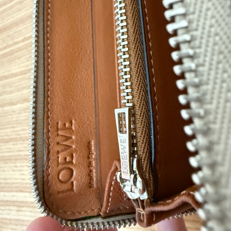 LOEWE Anagram 拉鍊長夾-17