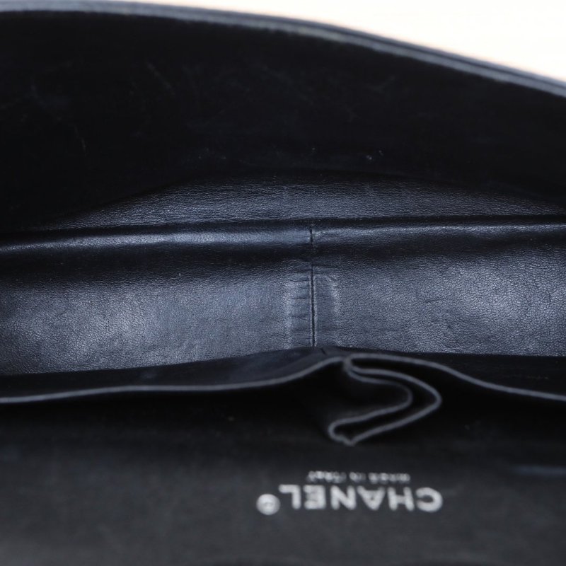 CHANEL CF口蓋包JUMBO30黑色漆皮18開銀扣肩背包-4