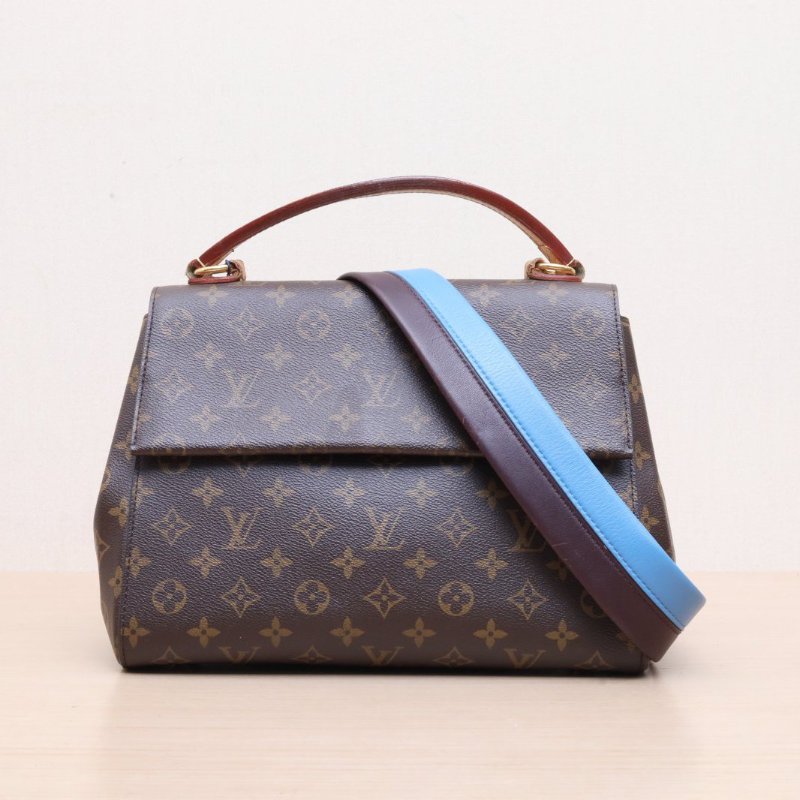 LOUIS VUITTON Cluny中號32老花PVC金扣老花2017肩背包-1