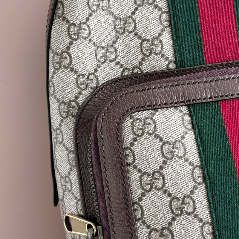 ::GUCCI:: Ophidia GG 金屬LOGO經典綠紅綠織帶滿版印花後背包-4