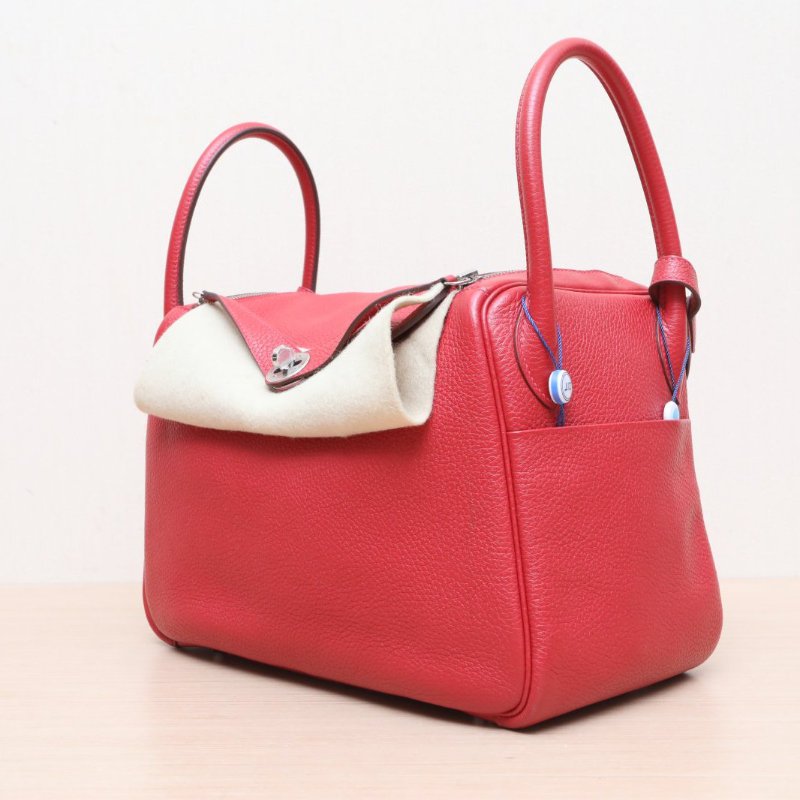 HERMES Lindy3054中國紅TC皮X刻銀扣肩背包-4